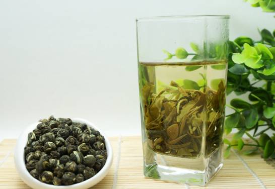 茉莉花茶的副作用 长期饮用容易导致内分泌紊乱或贫血缺钙
